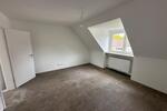 Dachgeschoßwohnung Essen Stadtbezirk II - 3 Zimmer, 74 m&sup2;, 1.250&euro; | Angebot:26101914