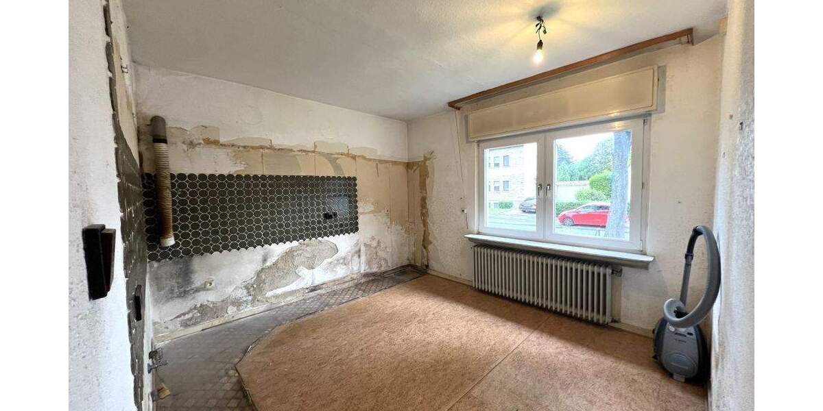 Doppelhaushälfte mit 5 Zi. + Garage auf weitläufigem Gartengrundstück in Dortmund Brackel 5 zimmer