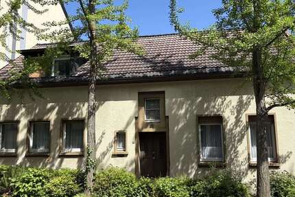 Haus Essen Stadtbezirk IV - 10 Zimmer, 200 m&sup2;, 460.000&euro; | Angebot:23793223