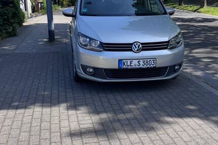 VW Touran 243.000 km 6.400 &euro; Essen 45279