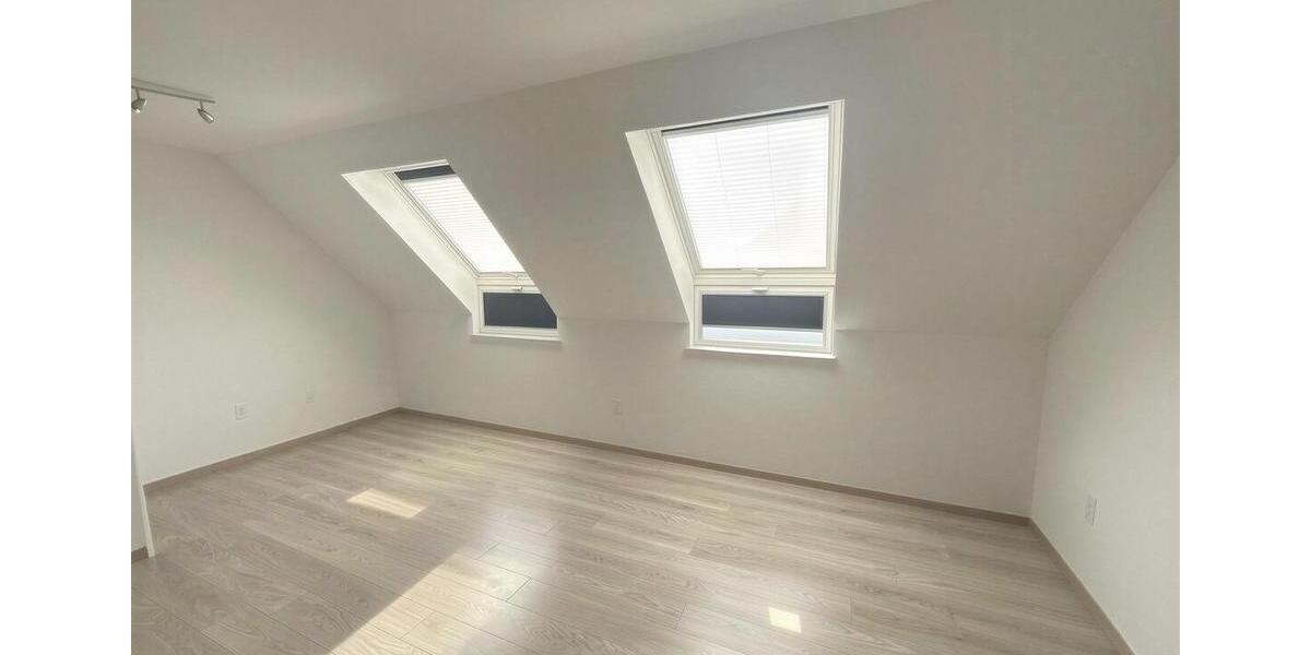 Dachgeschoßwohnung Oberhausen Alt-Oberhausen - 3 Zimmer, 96 m&sup2;, 1.100&euro; | Angebot:26361644