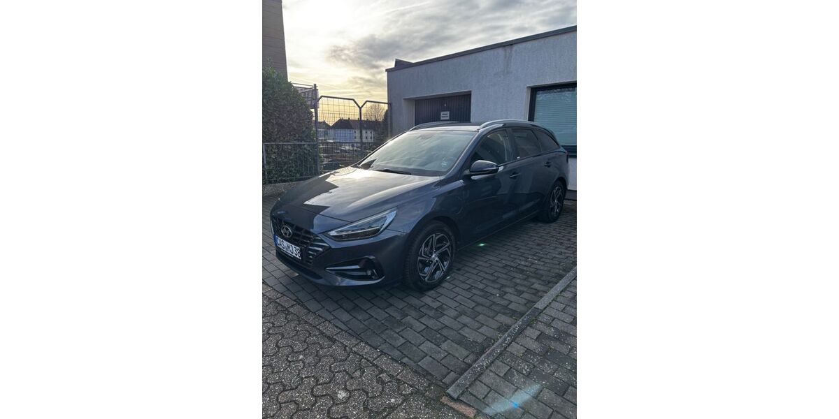 Hyundai i30 108.000 km 12.990 &euro; Castrop Rauxel 44577