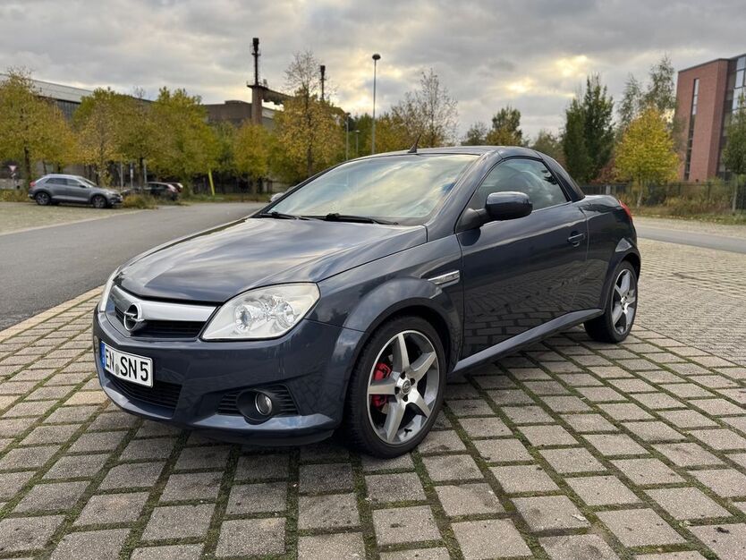 Opel Tigra 175.800 km 990 € Hattingen 45527