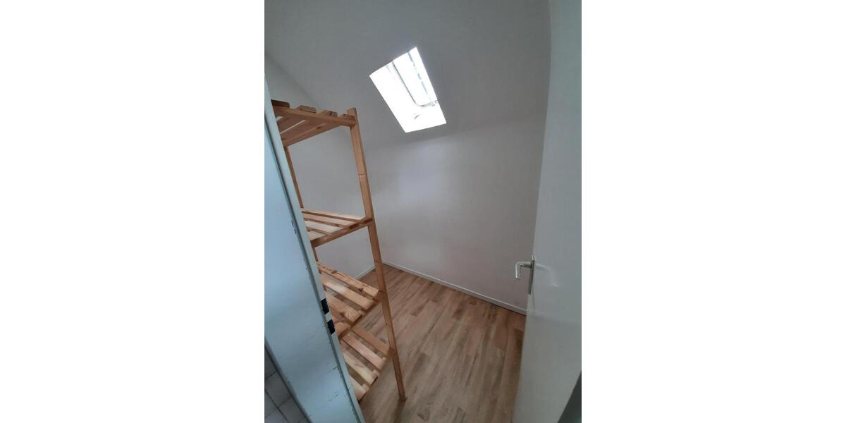Dachgeschoßwohnung Bochum - 1.5 Zimmer, 39 m&sup2;, 286&euro; | Angebot:25252414