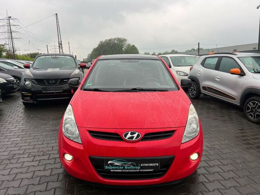 i20