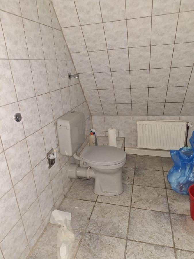 Provisionsfrei* Mit Gartenteil + Stellplatz! Gemütl. DG-Wo, sofort bezugsfrei! 2.5 zimmer