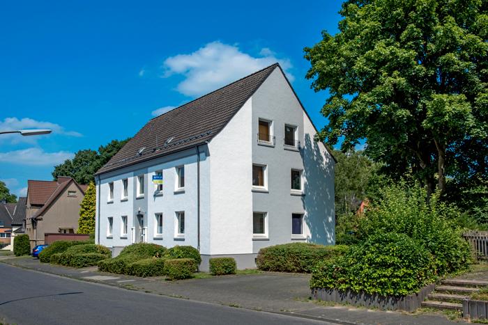 Bezugsfertige 2-Zimmer-Wohnung in Waltrop Stadtmitte frei, mit Tapete und Laminatboden zimmer