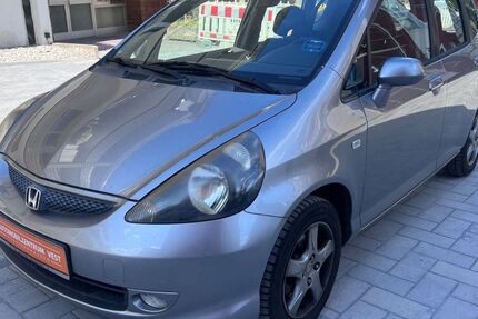 Honda Jazz 73.000 km 3.390 &euro; Recklinghausen 45657