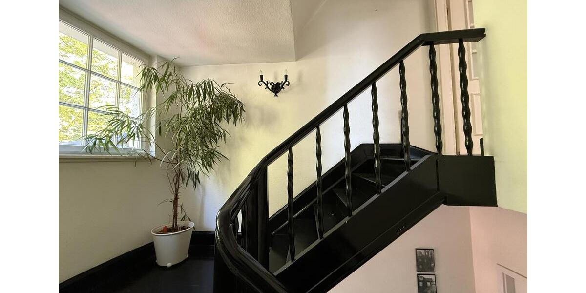 Villa Gelsenkirchen Buer - 12 Zimmer, 310 m&sup2;, 3.200&euro; | Angebot:22985202