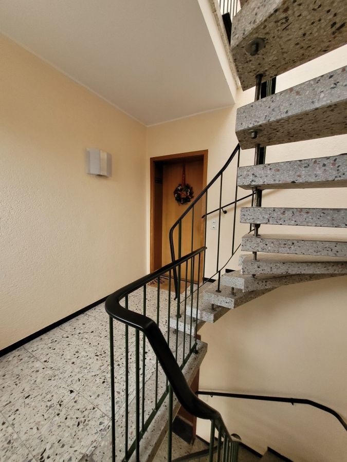 Provisionsfrei* Mehrfamilienhaus, 4 WE in Top Lage, EG 93 qm mit Garten u. Garage frei