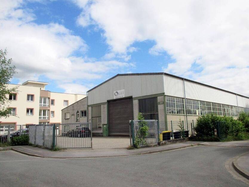 Gewerbehalle mit Büro-Wohngebäude in Dortmund-Marten
