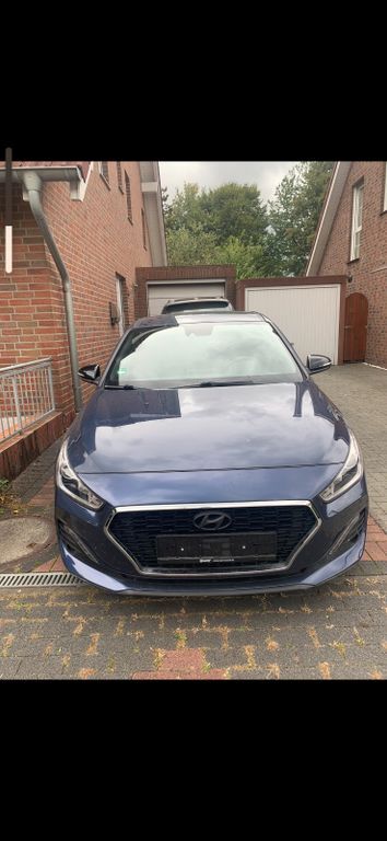 Hyundai i30 72.500 km 10.800 € Gelsenkirchen 45879