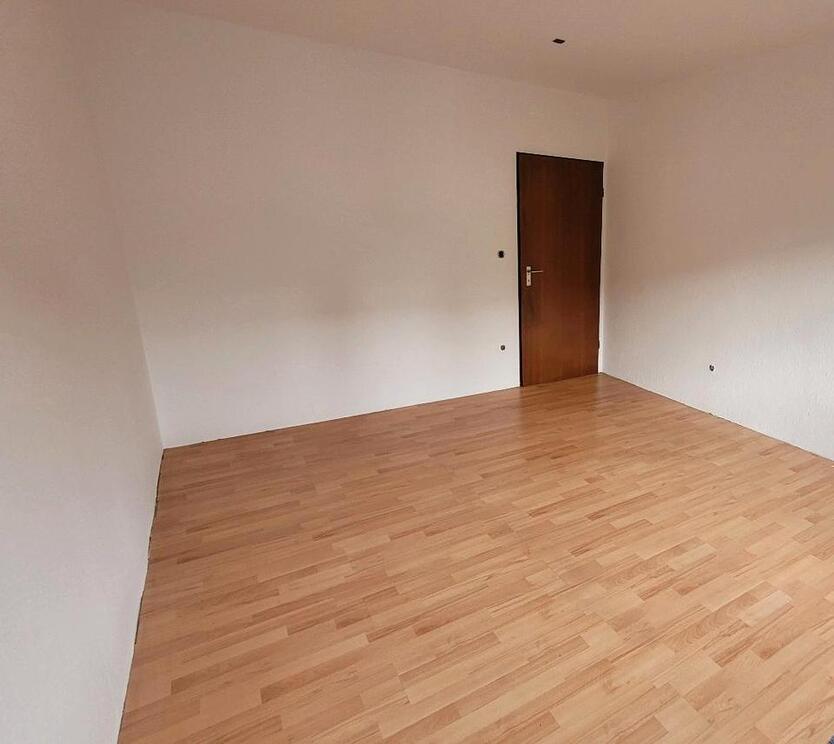 helle 2,5 Raum Eigentumswohnung mit Balkon in Günnigfeld zimmer