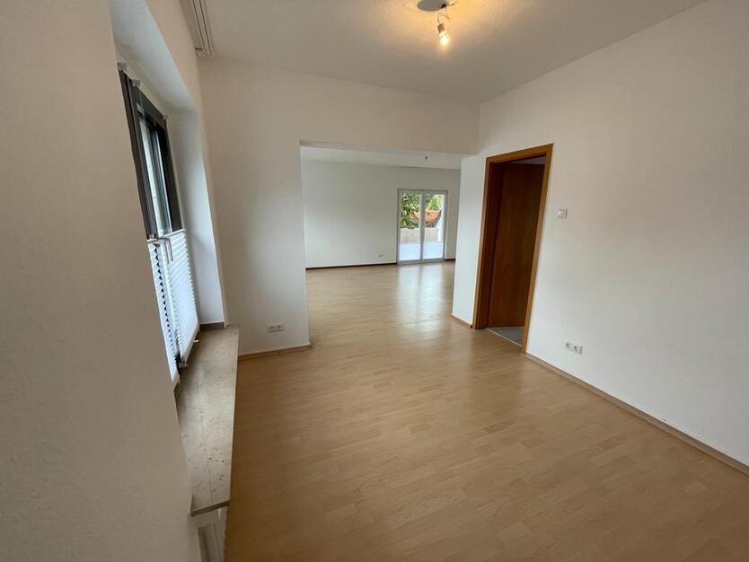 Großzügige Wohnung im 1. OG m. Einbauküche u. Balkon i. Butendorf zimmer