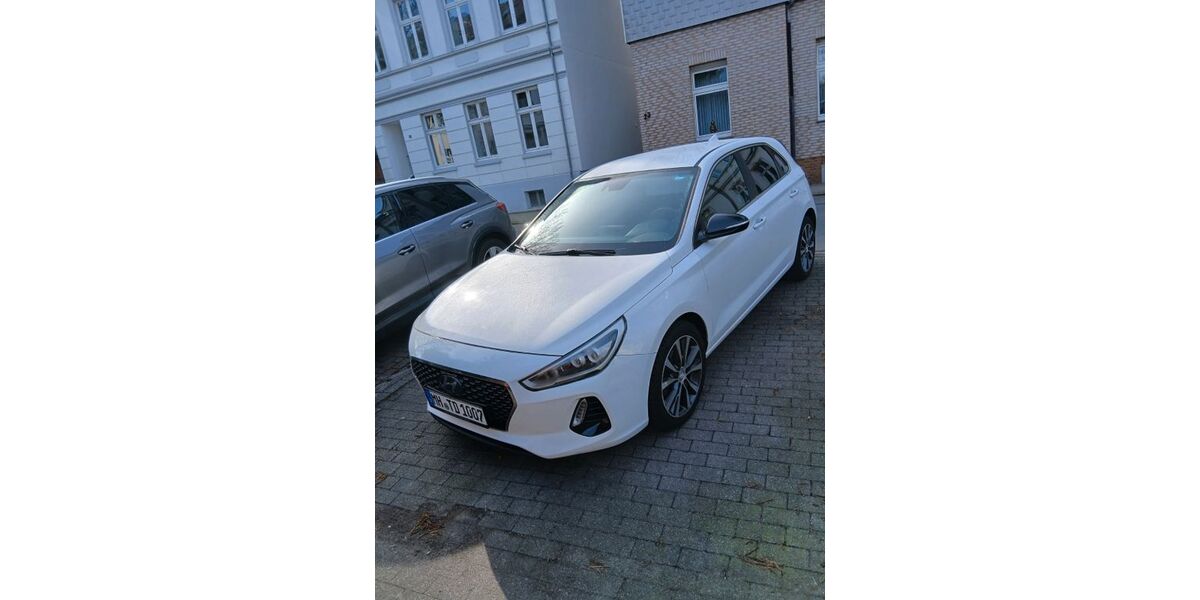Hyundai i30 130.000 km 8.499 &euro; MÜLHEIM RUHR 45479