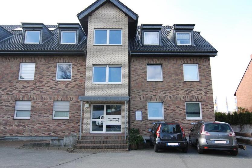 Zentrale 3,5 Zimmer Wohnung Dachgeschoss Fußbodenheizung zimmer