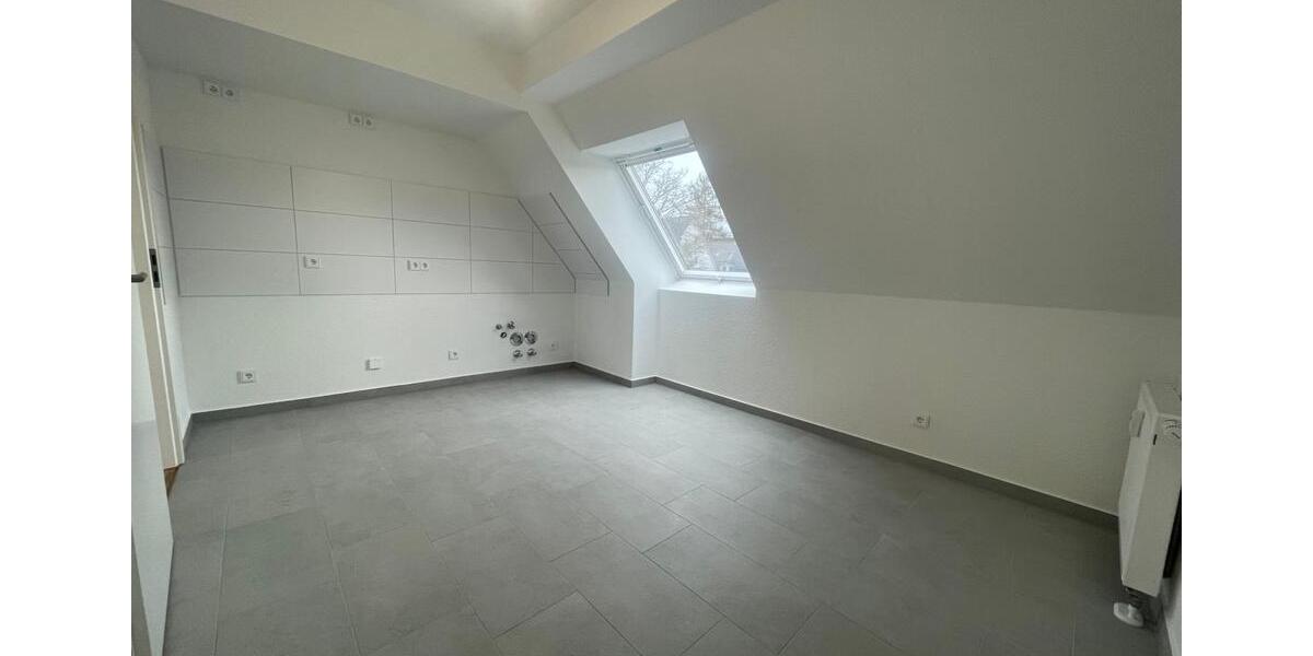 Dachgeschoßwohnung Essen Stadtbezirk IV - 3 Zimmer, 70 m&sup2;, 737&euro; | Angebot:26464148