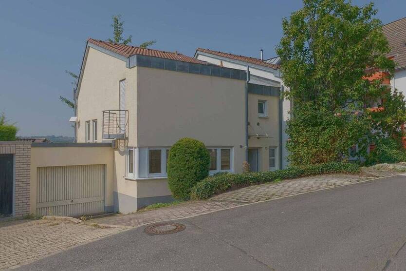 Modernes Haus mit Designküche, Sauna & Kamin in Herdecke