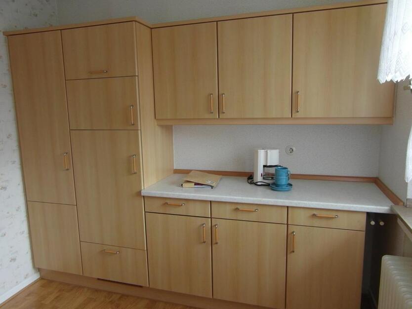 Wohnhaus mit aktuell zwei Wohnungen, einem Gästezimmer und Keller zimmer