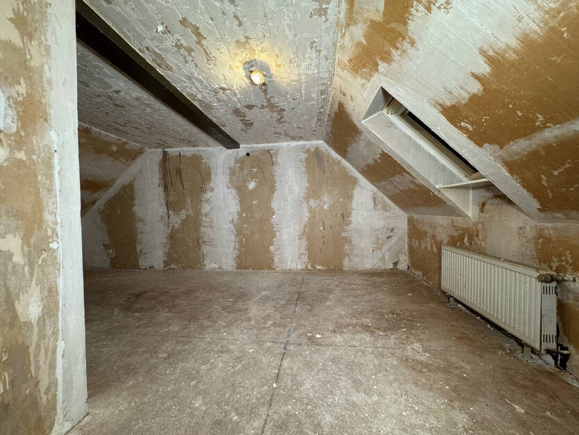 Geräumige Dachgeschoss-Wohnung mit 2,5 Zimmern in Rohbauzustand - Dortmund Hörde 2 zimmer