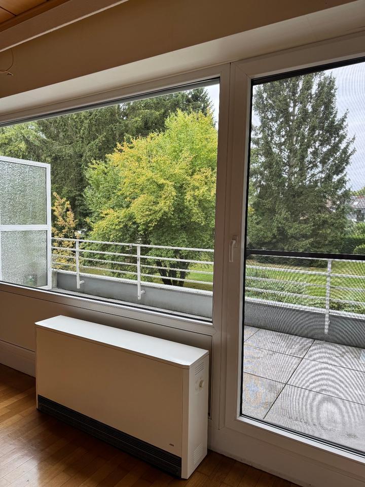 Helle Wohnung mit Balkon und Einbauküche in Mülheim a. d. Ruhr zimmer