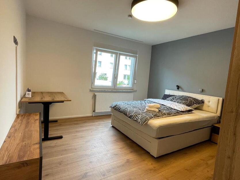 Exclusiv möbilierte Wohnung. Zentrale Lage zimmer