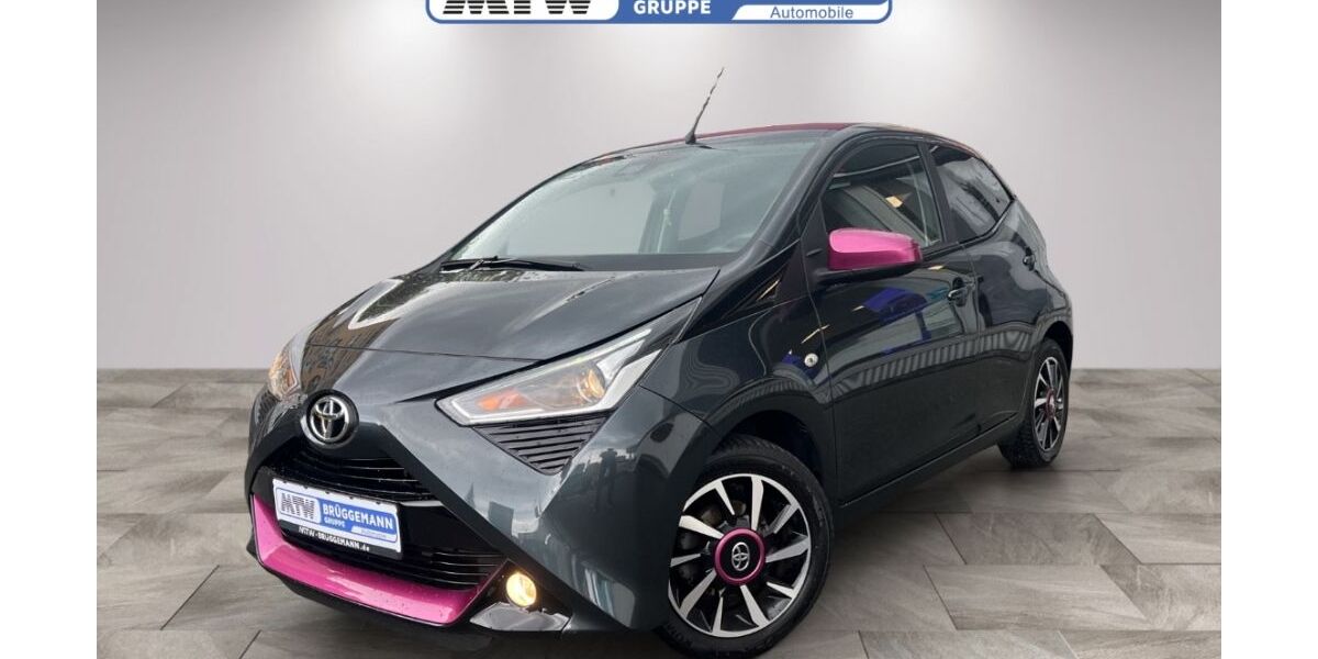 Toyota Aygo (X) 51.924 km 9.970 &euro; Essen 45145