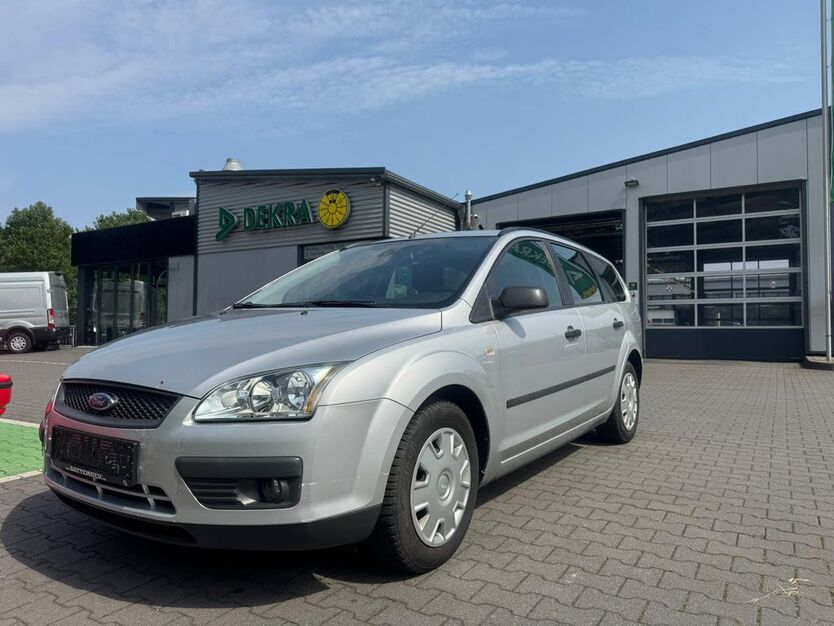 Ford Focus 121.000 km 3.290 € Bottrop 46238
