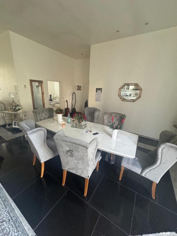 Attraktives Immobilienangebot: Mehrfamilienhaus + Einfamilienhaus zimmer