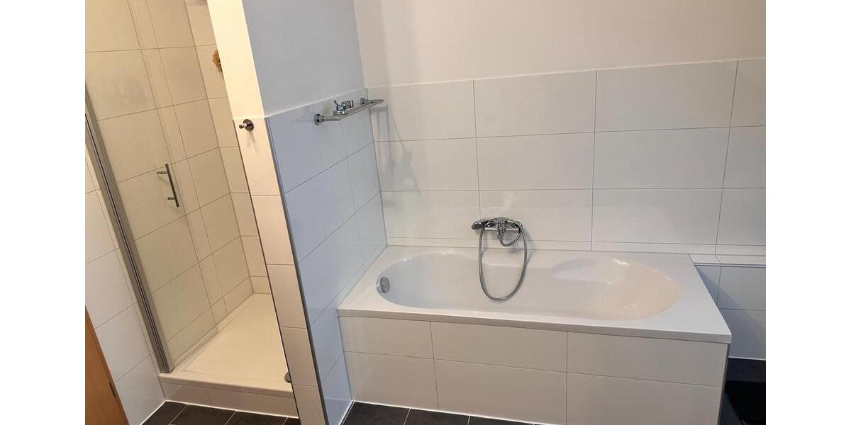 Dachgeschoßwohnung Gelsenkirchen Gelsenkirchen-Mitte - 3 Zimmer, 90 m&sup2;, 700&euro; | Angebot:24671223