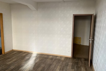 Moderne Gewerbehalle mit Büro in Gelsenkirchen – Vielseitig nutzbar, zentrale Lage