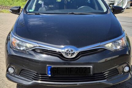 Toyota Auris 177.300 km 8.500 &euro; Gelsenkirchen 45881