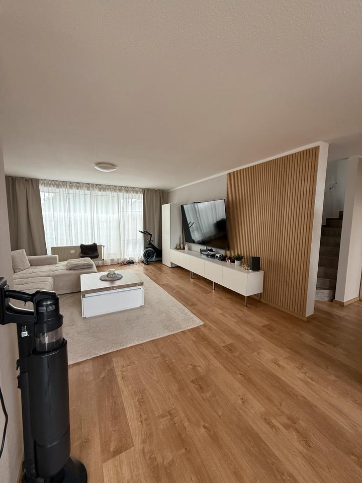Schöne und große 2 Raum Maisonette Wohnung zimmer