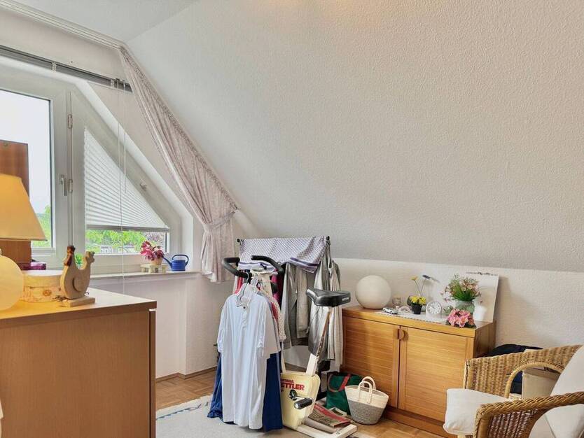 BESICHTIGUNGSSTOPP! Familien willkommen! Attraktive 4,5-Zimmer Wohnung mit Garage in Frohnhausen.