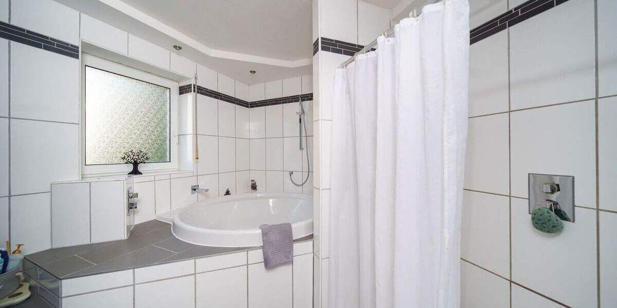 Etagenwohnung Bochum Dahlhausen - 8 Zimmer, 220 m&sup2;, 460.000&euro; | Angebot:24698531