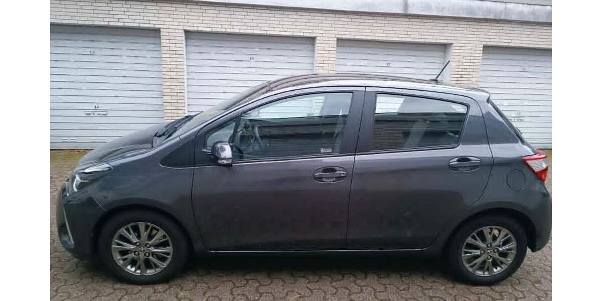 Toyota Yaris 90.443 km 11.900 &euro; Bochum 44795