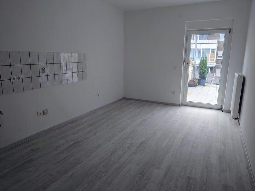 4 Zimmer großer Balkon 1.OG zimmer