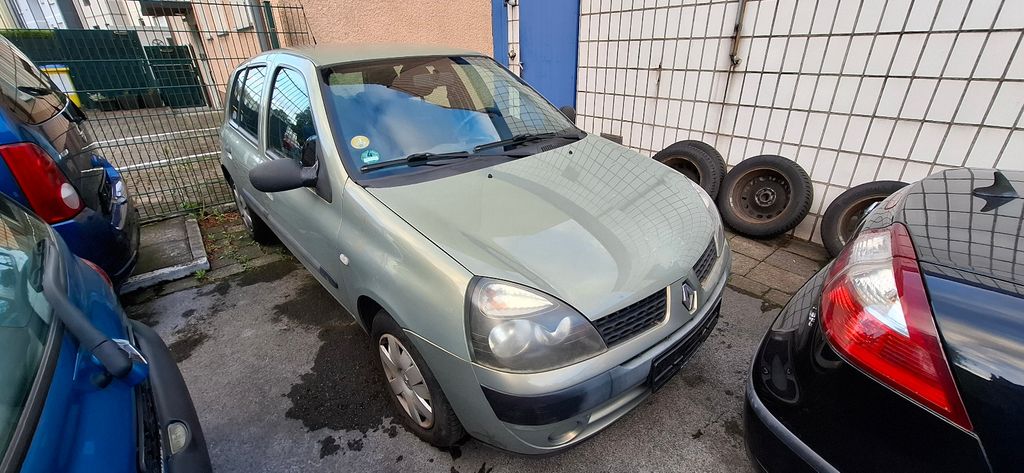 Renault Clio 123.700 km 1.990 &euro; Dortmund 44339