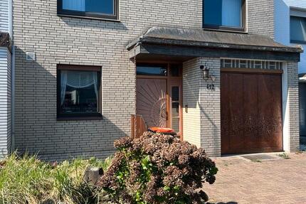 ATTRAKTIVES REIHENMITTELHAUS FÜR FAMILIEN ODER PAARE IN HERTEN zimmer