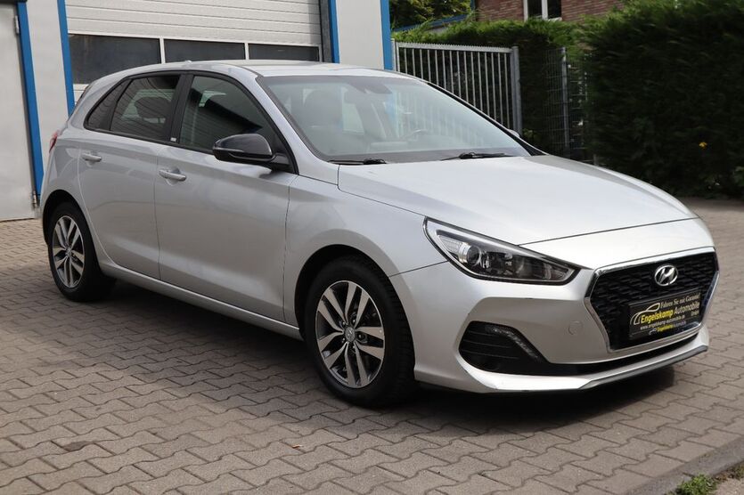 Hyundai i30 71.000 km 14.390 € Oer-Erkenschwick 45739
