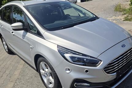 Ford S-Max 65.700 km 12.990 € Gelsenkirchen 45884