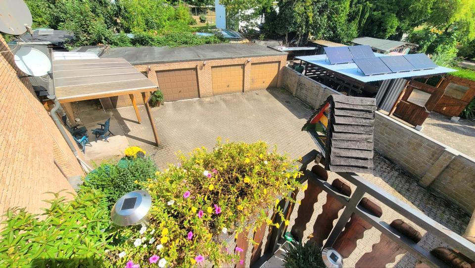 Freie 4 Zimmer-EG-Wohnung +Mieteinnahmen von 4 Wohnungen+4Garagen zimmer