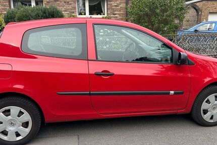 Renault Clio 56.421 km 2.990 &euro; Oberhausen 46047