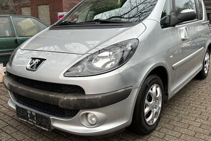 Peugeot 1007 69.900 km 1.749 &euro; Essen 45145