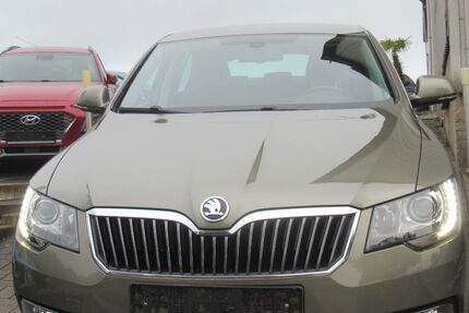 Skoda Superb 114.807 km 14.490 € Herne 44653