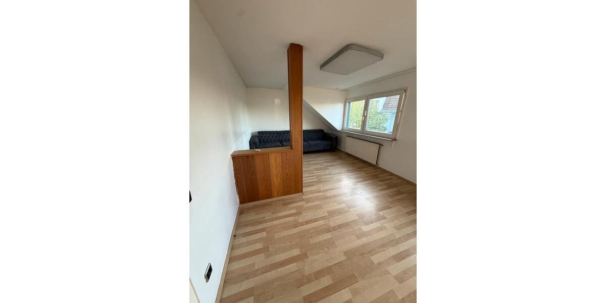 Dachgeschoßwohnung Essen Stadtbezirk V - 2 Zimmer, 70 m&sup2;, 750&euro; | Angebot:26301677