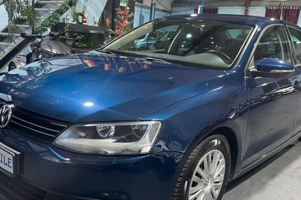 VW Jetta 127.000 km 8.490 € Bottrop 46238