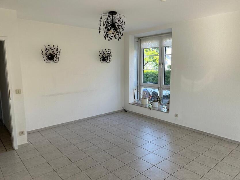 Freie Erdgeschosswohnung 3,5 Raum mit Terrasse und Garage zimmer