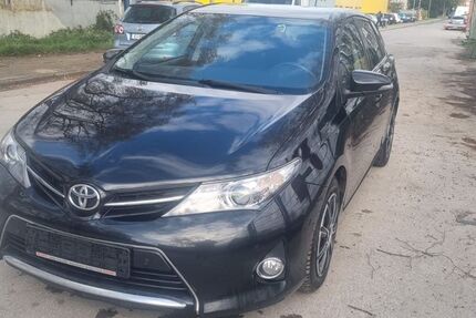 Toyota Auris 280.505 km 5.900 &euro; Essen 45326