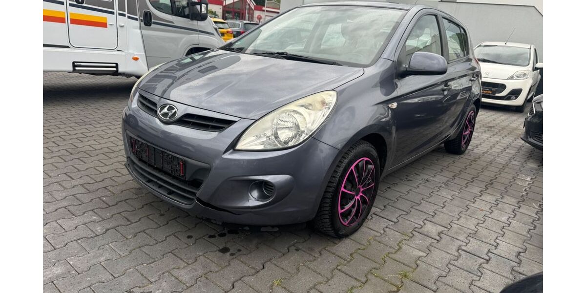 Hyundai i20 140.000 km 2.270 &euro; Essen 45356